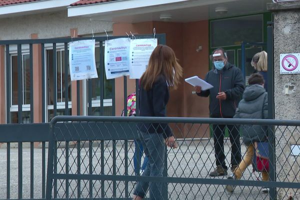 Coronavirus - Déconfinement (Rhône) : réouverture à contre-coeur de l'école de Mornant