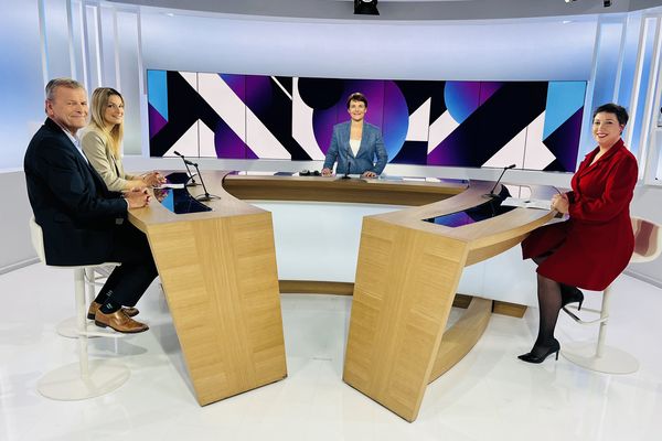 De gauche à droite : Edgard Cloerec, Agathe Raimbert, Hélène Drouet (France 3), Coralie Dénoues.