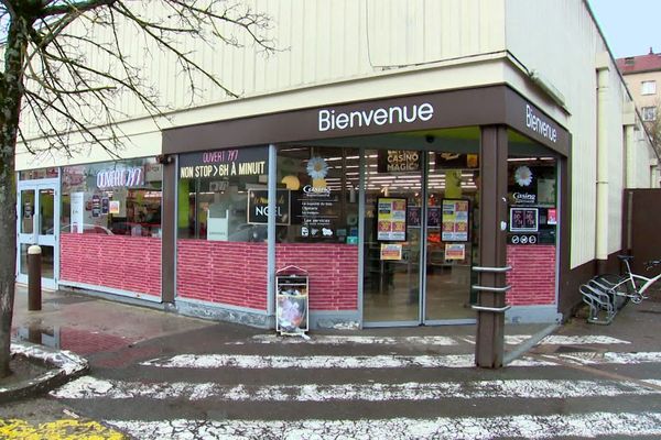 Le supermarché Casino de la rue d'Auxonne à Dijon