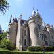 La château de Fougeret, situé sur la commune de Queaux dans la Vienne, est considéré comme le lieu le plus hanté de France.