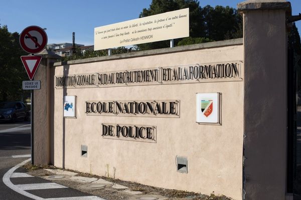 L' école nationale de police, à Nîmes.