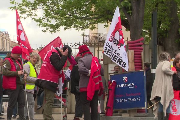 Les rassemblements se sont succédés dès ce vendredi soir , comme ici à Béziers