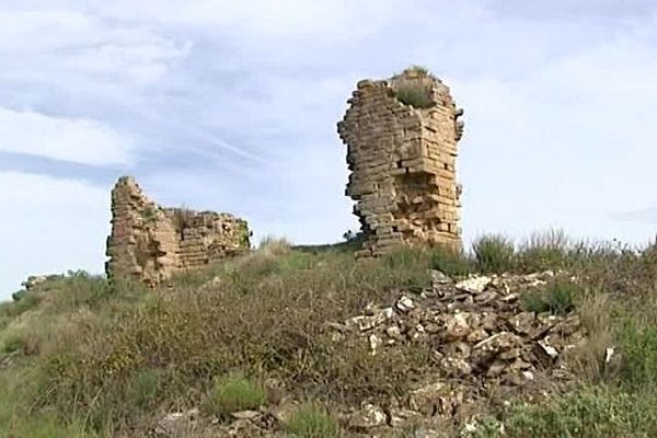 Bouriège (Aude) - des riverains et des ZADistes luttent contre un projet de parc éolien dans la haute-Vallée - avril 2016.