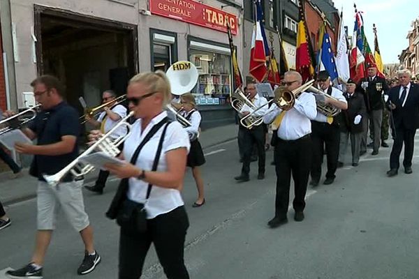 Défilé en fanfare Belgo-Français, samedi 21 juillet dans les rues de Mouscron (B), pour la fête nationale de Belgique.