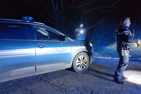 Deux septuagénaires qui travaillaient pour l'aérodrome de Charmeil, dans l'Allier, ont trouvé la mort le dimanche 7 janvier 2024 dans un crash d'avion de tourisme