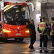 Les pompiers à côté du bus de l'équipe de Lyon lapidé alors qu'il entrait dans le Stade Vélodrome avant le match contre l'OM, le 29 octobre 2023.