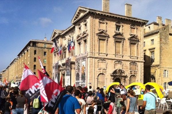 Un millier de personnes, parents, animateurs et agents territoriaux ont répondu présent samedi à 10h30.  