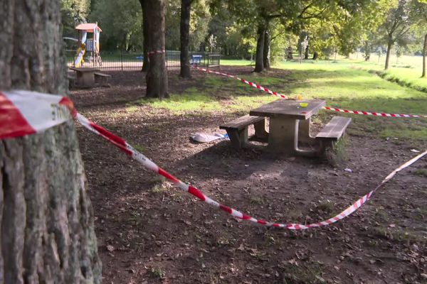 Les deux hommes sans domicile fixe ont été agressés dans le parc Montalembert de Boé près d'Agen.