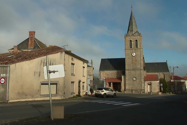 Itinéraire bis passe par Geay, dans les Deux-Sèvres, cette semaine