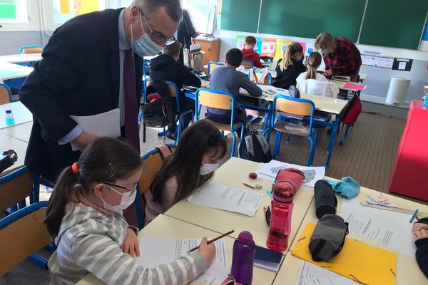 Cette école du Cher accueille 19 élèves en élémentaire et une dizaine en maternelle