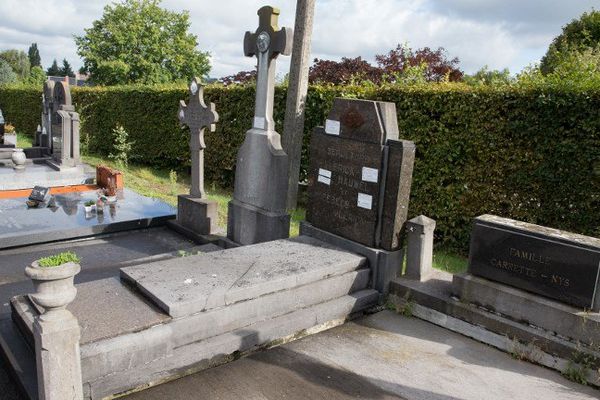 Le meurtre s'est produit dans le cimetière de Mouscron. 