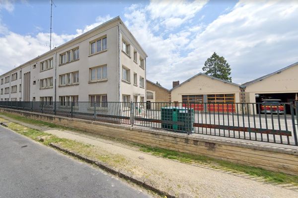 La caserne des pompiers de Sedan.