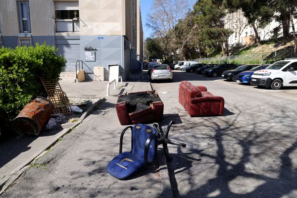 Illustration. Point de "chouf", cité de la Castellane à Marseille, en mars 2024