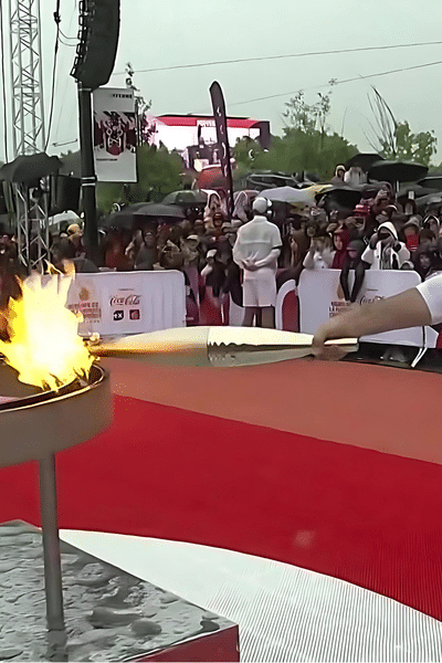 François Pervis allume le chaudron à Laval, le 29 mai 2024