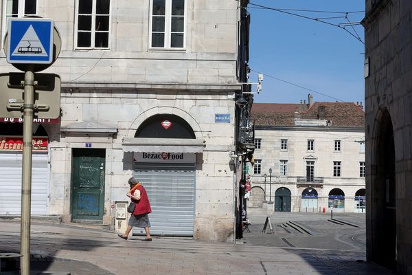 La date de réouverture des bars et restaurants sera annoncé fin mai.