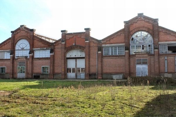 Les anciens bâtiments du Giat sur le site de la Cartoucherie à Toulouse