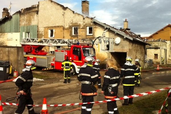 La ferme comtoise rénovée abritait deux appartement.