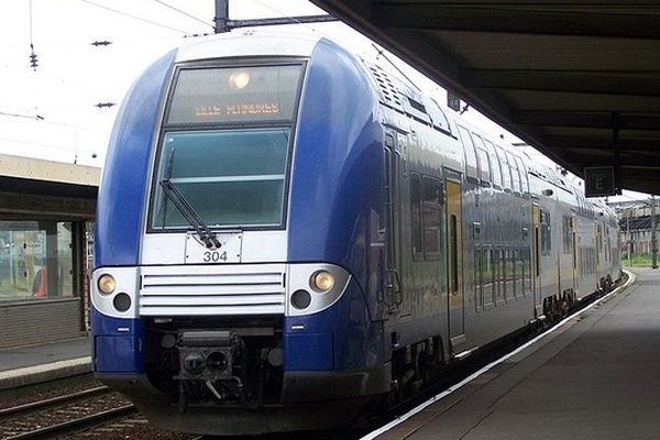 Un TER Nord Pas-de-Calais en gare de Douai