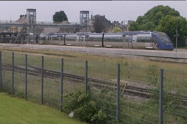 Le Caen-Le Mans-Tours très utilisé par les étudiants au départ d'Alençon ou Argentan. 