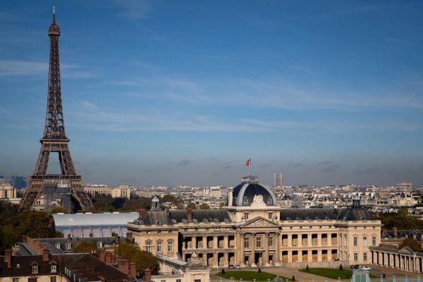 La rénovation du quartier de la Tour Eiffel concerne l'axe partant de la place du Trocadéro jusqu'à l'école militaire.