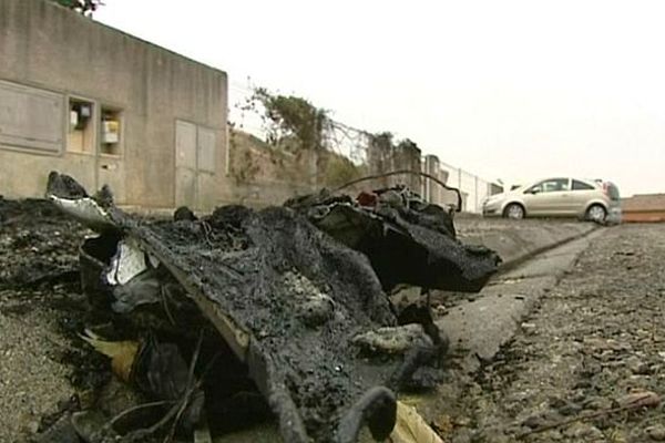 Carcassonne - 18 voitures incendiées dans la nuit de mercredi à jeudi - 5 décembre 2013.