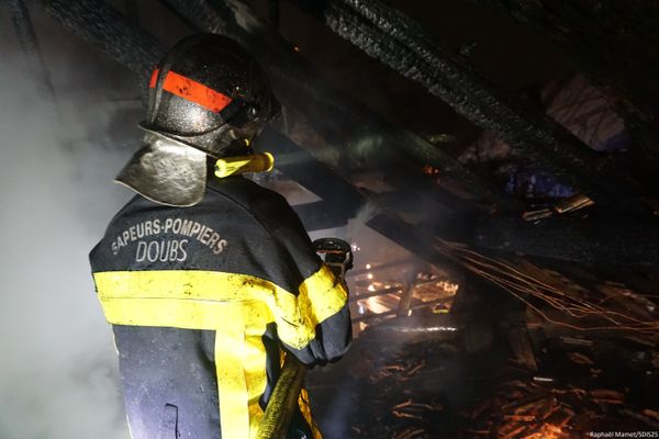 Le SDIS 25 sur un incendie dans le Doubs. (photo illustration)