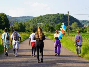 Une quarantaine de membres de l'association Génération lumière ont entrepris une marche depuis Besançon le 22 juin.