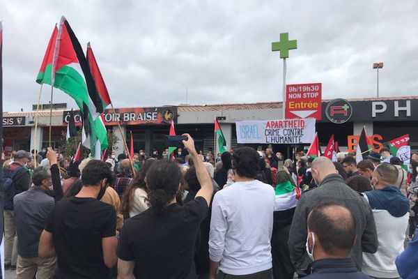 Près de 200 personnes réunies dans le quartier de la Paillade, à Montpellier, ce samedi matin en soutien à la population palestinienne. 