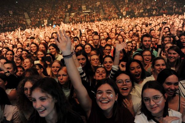 Le public lors du concert d'Angèle au Zénith de Toulouse en novembre 2019.