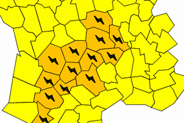 La région Auvergne Rhône Alpes placée en vigilance orages pour la nuit du 7 au 8 août 2017