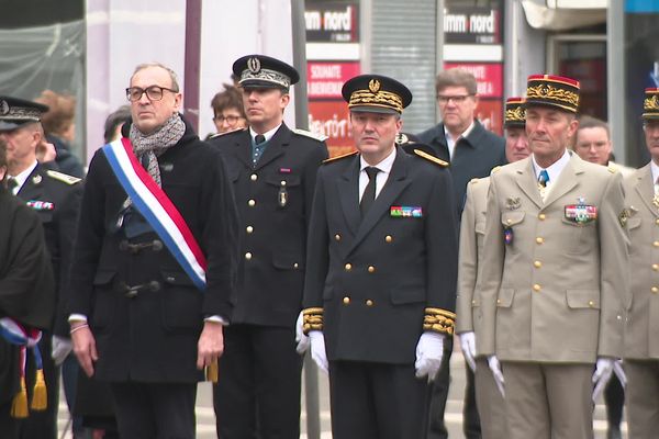 Bertrand Gaume (au centre de la photo) est devenu le nouveau préfet du Nord et préfet des Hauts-de-France ce lundi 5 février 2024.