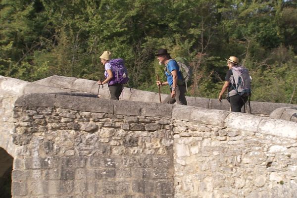 Sur le chemin de Saint-Jaques-de-Compostelle, dans le Luberon