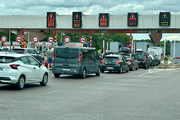 Une employée décède au péage de Saint-Avold sur l'A4 après avoir été percutée par un automobiliste.