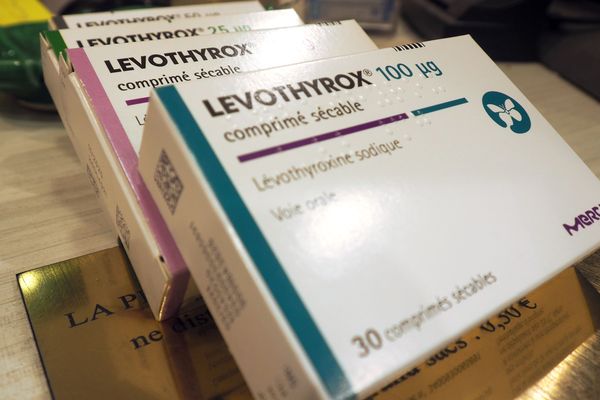 La nouvelle formule du Levothyrox mal supportée par de nombreux patients. D'après des travaux scientifiques franco-britanniques : les deux versions du traitement commercialisé auprès des malades de la thyroïde ne sont pas substituables pour chaque individu.