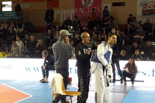 Le Niortais Nabil Khali lors du troisième Open de Poitiers de Taekwondo