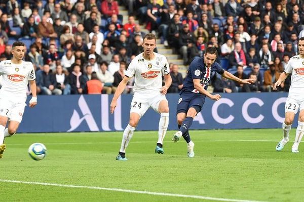 C'est Pablo Sarabia qui inscrit le premier but pour le PSG face à Angers SCO lors de la 9e journée de la Ligue 1.