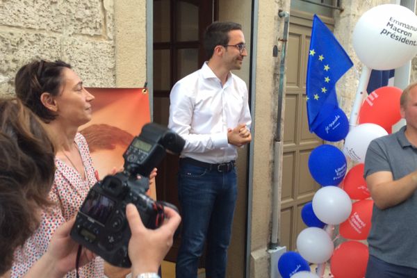 Thomas Mesnier (LREM) à son local de campagne à Angoulême (Charente).