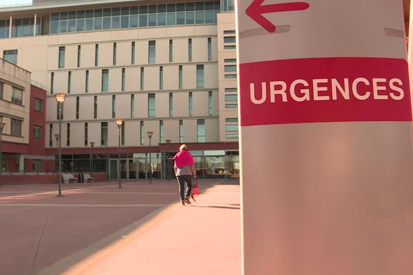 Un patient serait actuellement hospitalisé à Rodez pour une suspicion de coronavirus.