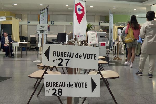 Un bureau de vote à Brest à 16h, le 30 juin 2024