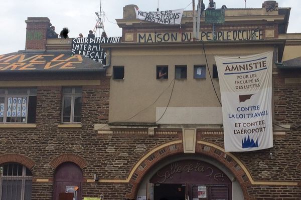 Maison du peuple occupee a rennes