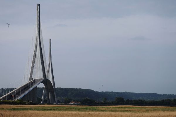 Le pont de Normandie a été mis en service le 26 janvier 2015