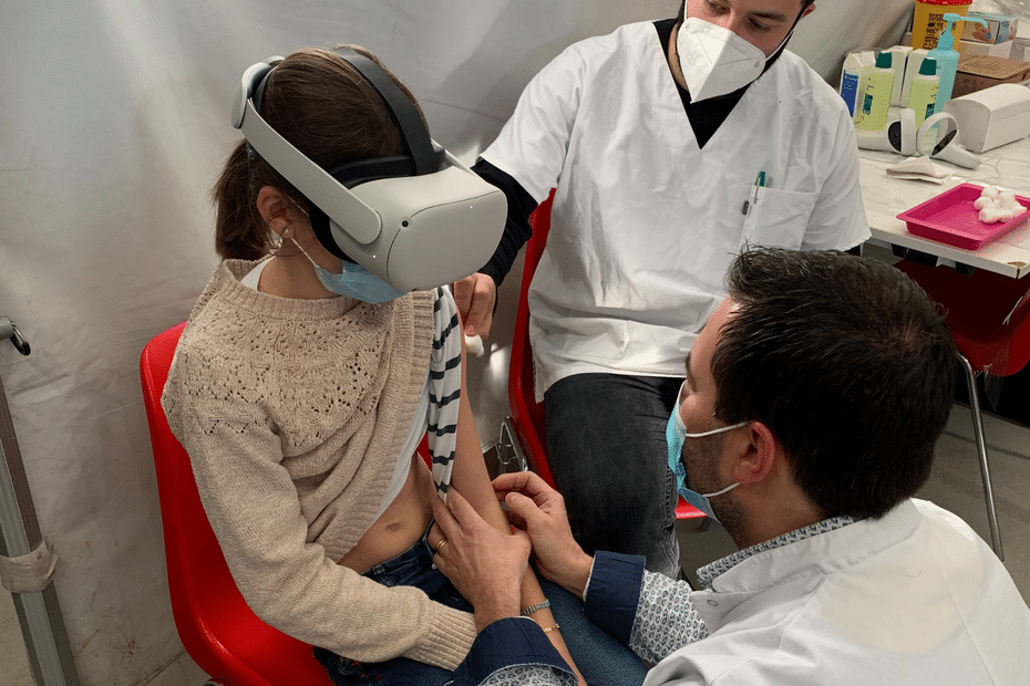 Virtual reality helmets on their heads, children experience vaccination better in Dijon