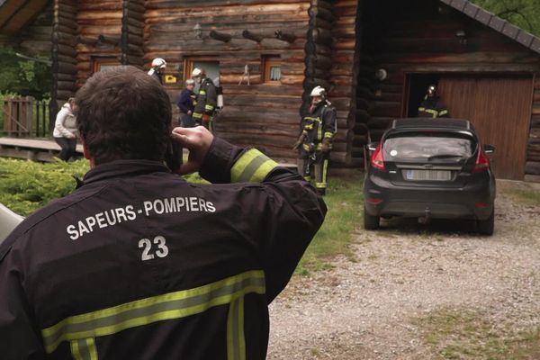 Les pompiers de mon village, un film documentaire réalisé par Samuel Deléron