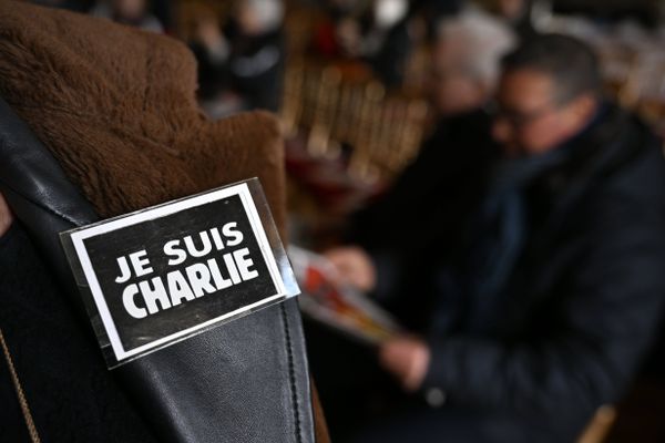 C’était il y a 10 ans. Le 7 janvier 2015, la rédaction du journal satirique Charlie Hebdo était victime d'une attaque terroriste. 12 personnes sont décédées.