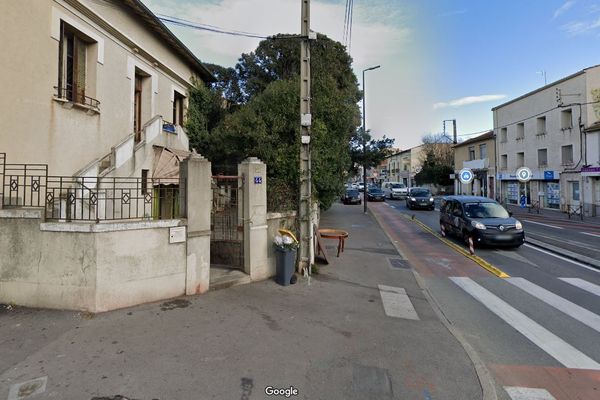 C'est dans cette maison située avenue de Toulouse à Montpellier qu'a été menée une perquisition le lundi 06 décembre 2021. Elle a permis la découverte de nombreux objets volés dont des vélos. Et conduit à l'interpellation de 20 Géorgiens.