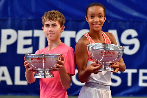 Les deux vainqueurs du tournoi simple des Petits As en 2021, Maxim Mrva et Mathilde Ngijol Carré.