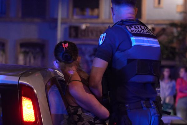 Le couple de la voiture qui a traversé la foule à Epinal, a été interpellé.