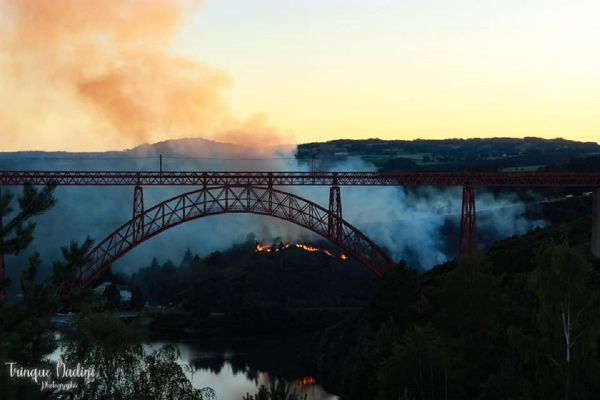 La gendarmerie de Saint-Flour, dans le Cantal, a interpellé l'auteur présumé des incendies du Viaduc de Garabit ce lundi 27 juillet.