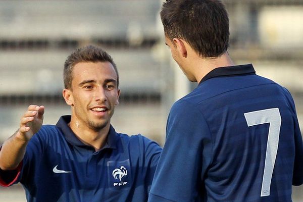 Jusqu'alors en Ligue 2 avec Nîmes, Nicolas Benezet évolue aussi chez les Bleuets, les jeunes de l'équipe de France. 