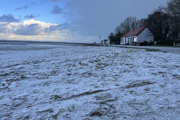 Saint-Valéry-Somme et son petit manteau neigeux hier